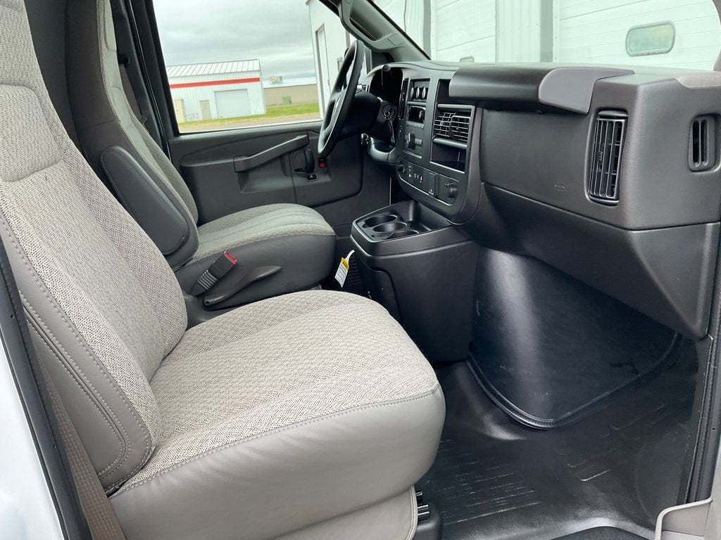 2025 Chevrolet Express Cargo 2500 WT