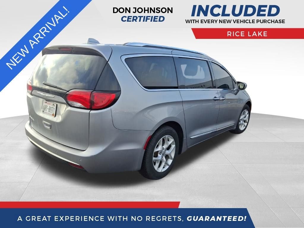 2017 Chrysler Pacifica Touring-L Plus