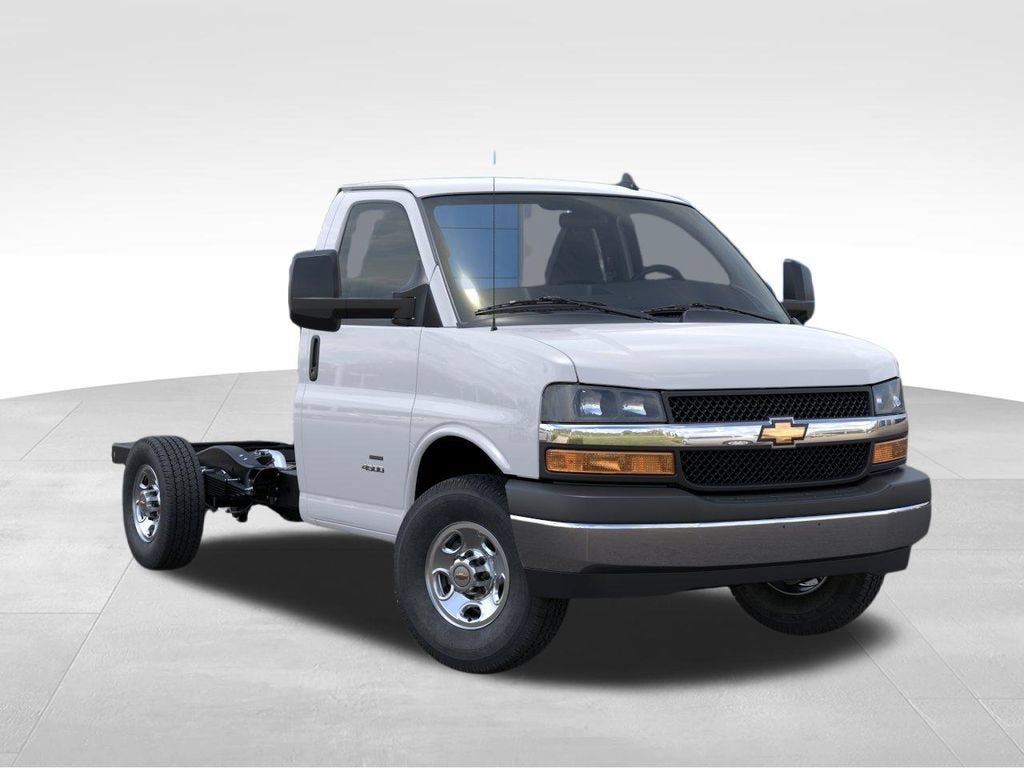 2026 Chevrolet Express Cutaway 3500 1WT
