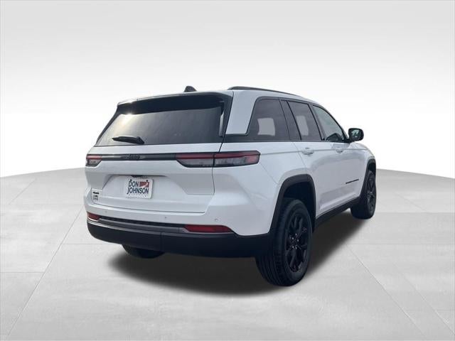 2026 Jeep Grand Cherokee Laredo
