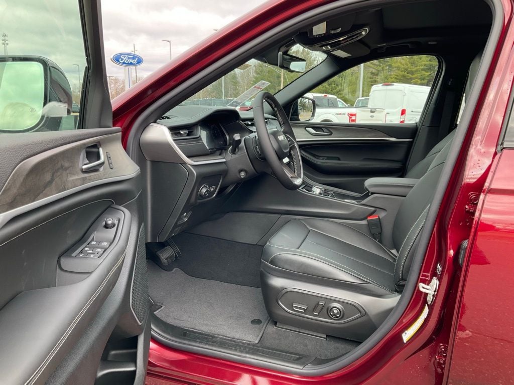 2026 Jeep Grand Cherokee Limited Reserve