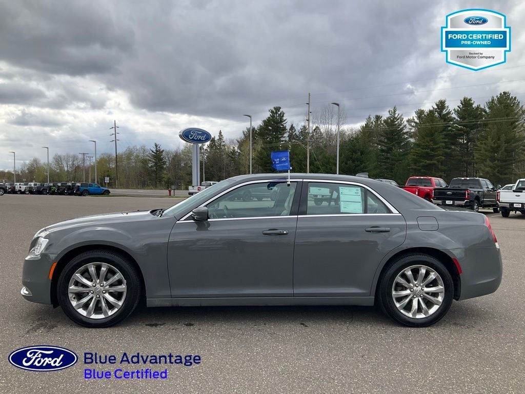 2017 Chrysler 300 Limited
