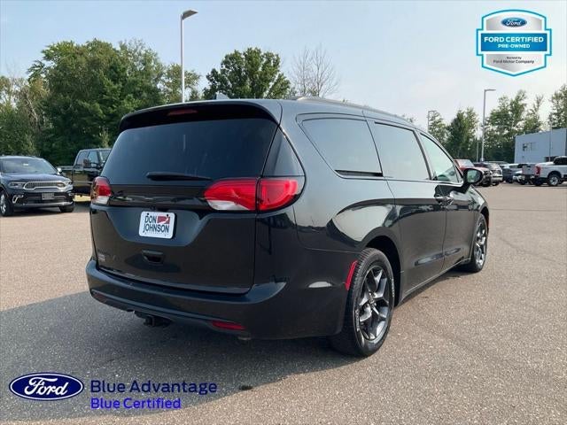 2020 Chrysler Pacifica Touring L