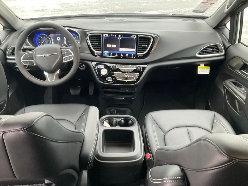 2026 Chrysler Voyager VOYAGER LX