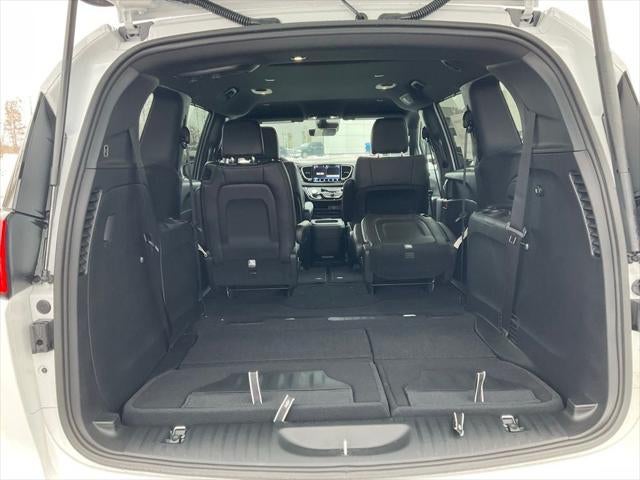 2026 Chrysler Voyager VOYAGER LX