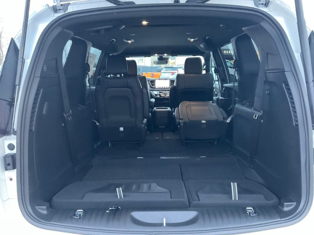 2026 Chrysler Voyager VOYAGER LX