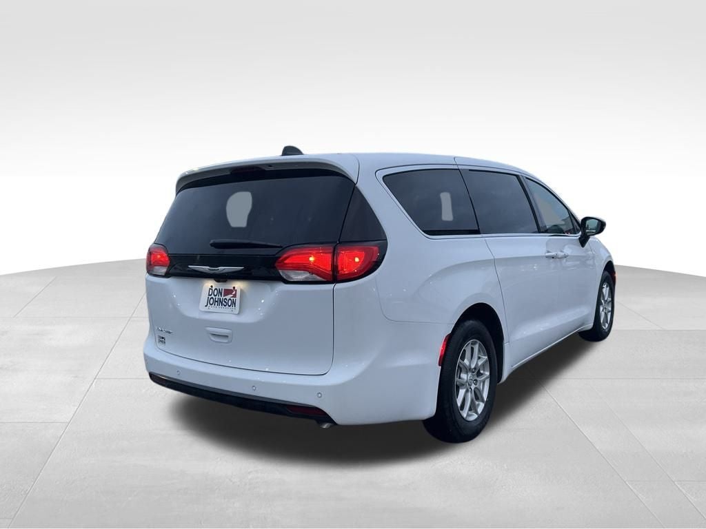 2026 Chrysler Voyager VOYAGER LX