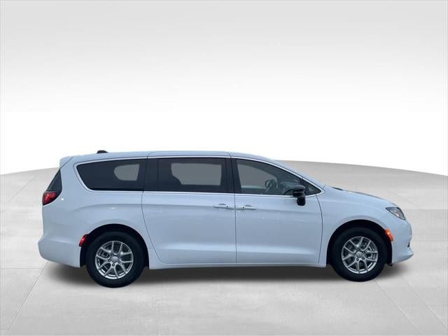 2026 Chrysler Voyager VOYAGER LX