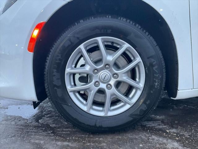 2026 Chrysler Voyager VOYAGER LX