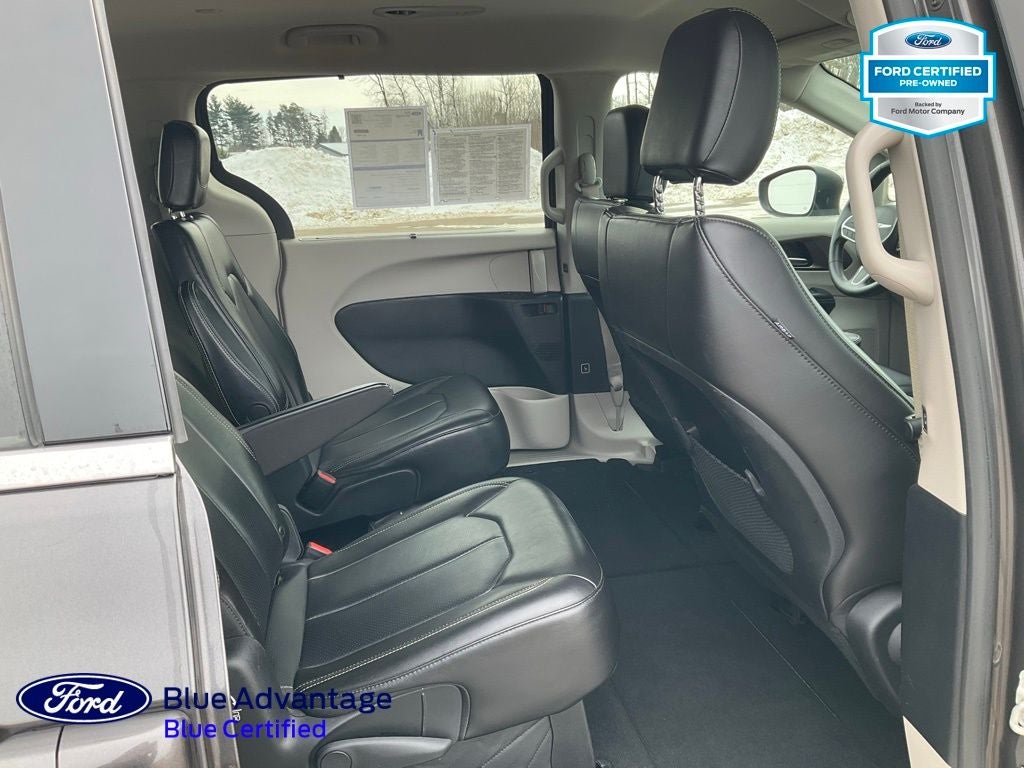 2021 Chrysler Voyager LXI