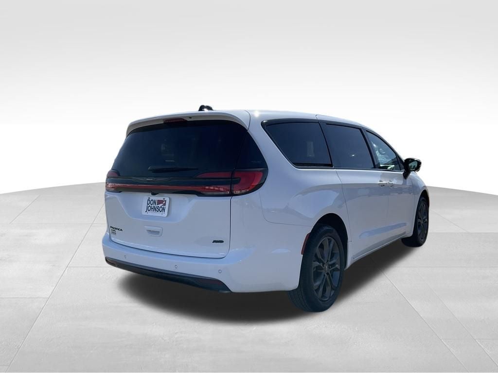 2026 Chrysler Pacifica PACIFICA SELECT AWD