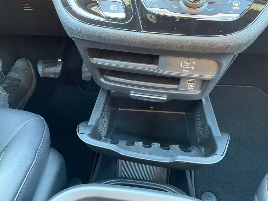 2026 Chrysler Pacifica PACIFICA SELECT AWD