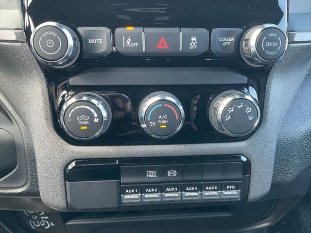 2025 RAM Ram 5500 Chassis Cab RAM 5500 TRADESMAN CHASSIS CREW CAB 4X4 84' CA