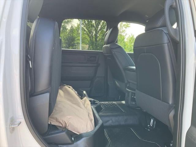 2025 RAM Ram 5500 Chassis Cab RAM 5500 TRADESMAN CHASSIS CREW CAB 4X4 84' CA