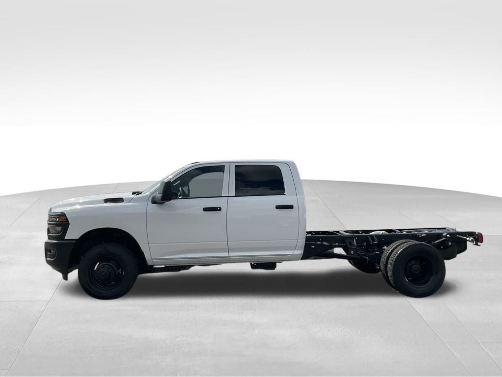 2025 RAM Ram 3500 Chassis Cab RAM 3500 TRADESMAN CREW CAB CHASSIS 4X4 60' CA