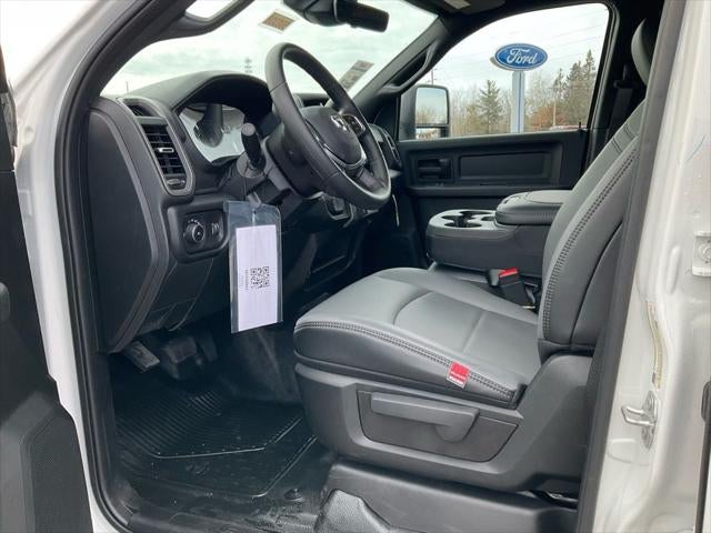 2026 RAM Ram 3500 Chassis Cab RAM 3500 TRADESMAN CREW CAB CHASSIS 4X4 60' CA