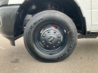 2025 RAM Ram 3500 Chassis Cab RAM 3500 TRADESMAN CREW CAB CHASSIS 4X4 60' CA