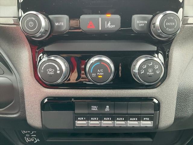 2025 RAM Ram 3500 Chassis Cab RAM 3500 TRADESMAN CREW CAB CHASSIS 4X4 60' CA