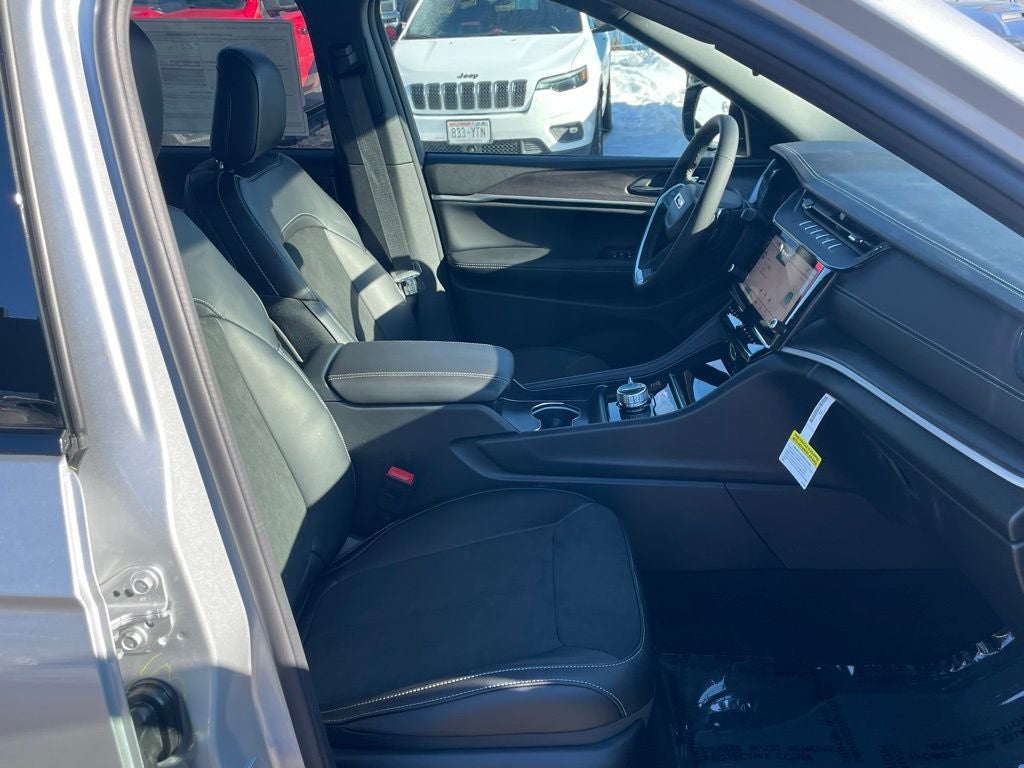 2026 Jeep Grand Cherokee GRAND CHEROKEE LAREDO ALTITUDE 4X4