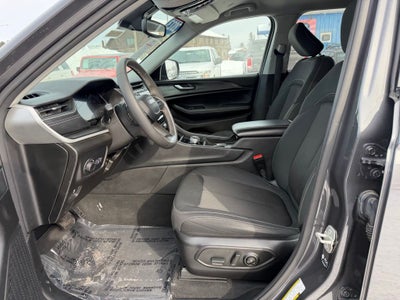 2023 Jeep Grand Cherokee L Laredo 4x4