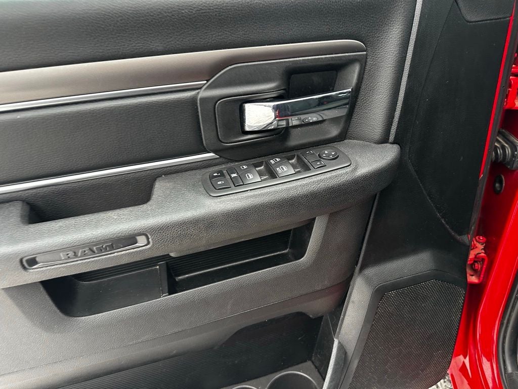 2024 RAM 1500 Classic Warlock Crew Cab 4x4 5'7' Box