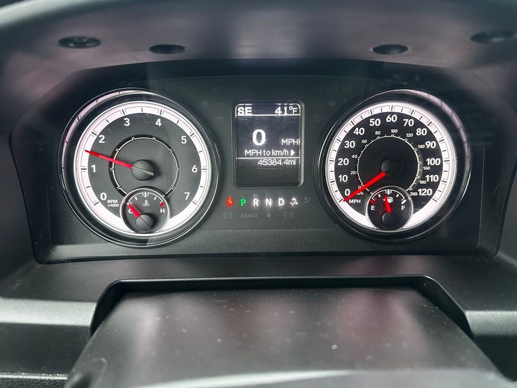 2024 RAM 1500 Classic Warlock Crew Cab 4x4 5'7' Box