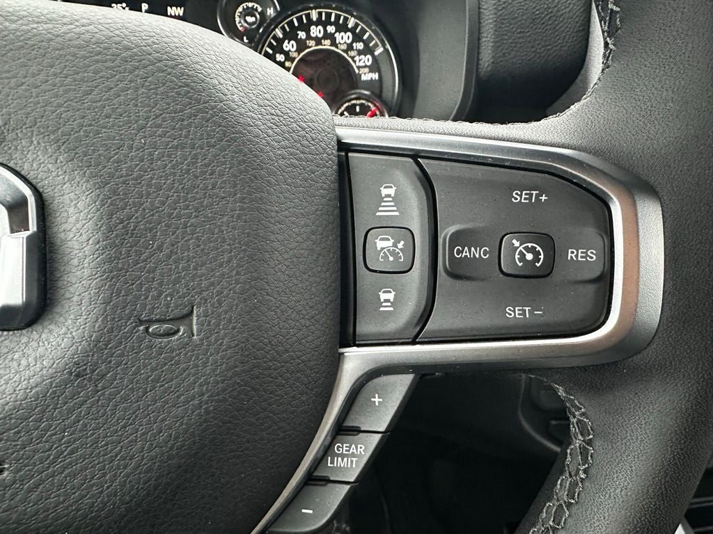 2025 RAM Ram 1500 RAM 1500 BIG HORN QUAD CAB 4X2 6'4' BOX