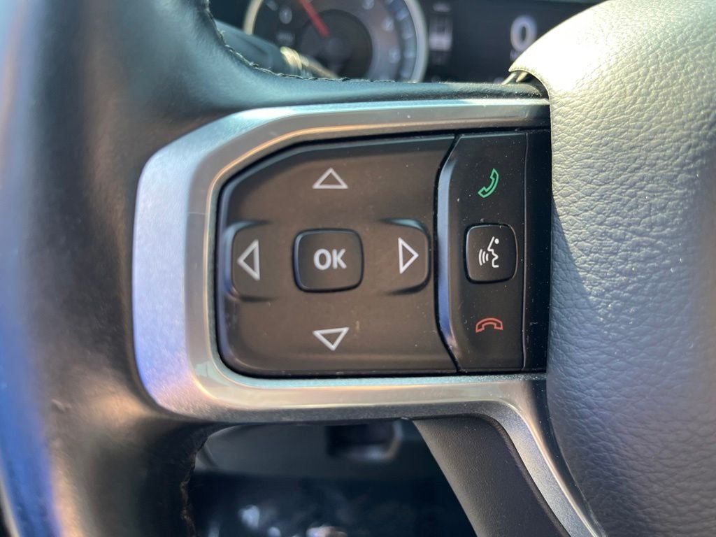 2019 RAM 1500 Laramie Crew Cab 4x4 5'7' Box