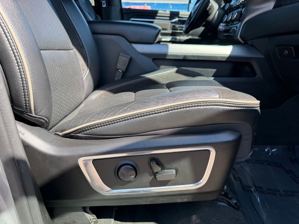 2024 RAM 1500 Laramie Crew Cab 4x4 5'7' Box