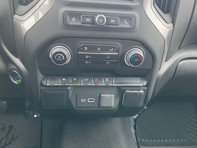 2023 Chevrolet Silverado 1500 4WD Crew Cab Short Bed Custom