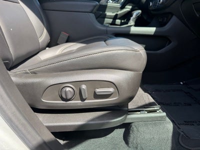 2022 Chevrolet Traverse AWD LT Leather