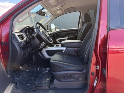 2017 Nissan TITAN SV