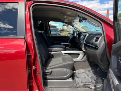 2017 Nissan TITAN SV