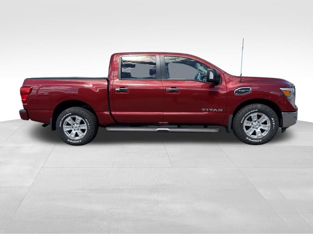 2017 Nissan TITAN SV