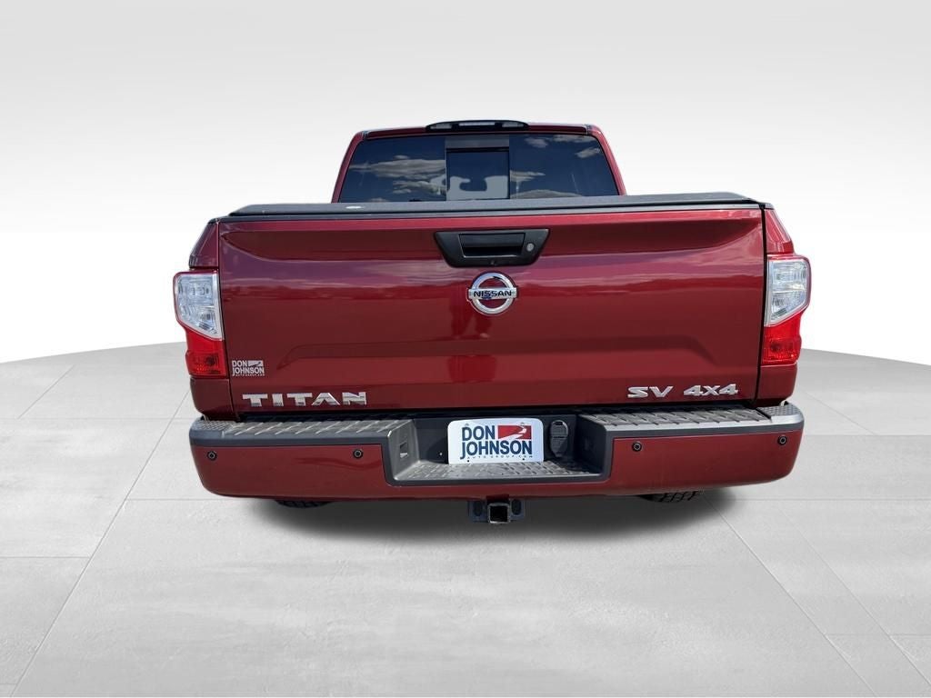 2017 Nissan TITAN SV