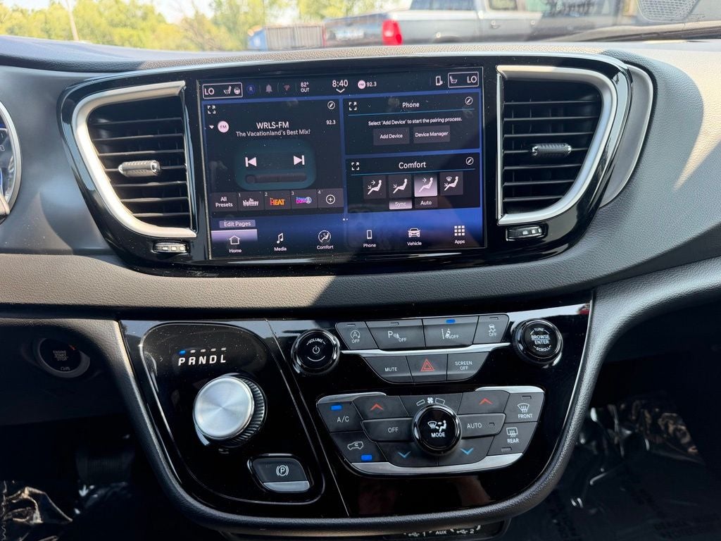 2025 Chrysler Pacifica Select
