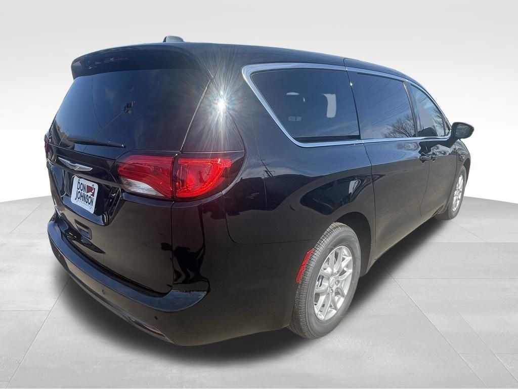 2026 Chrysler Voyager VOYAGER LX