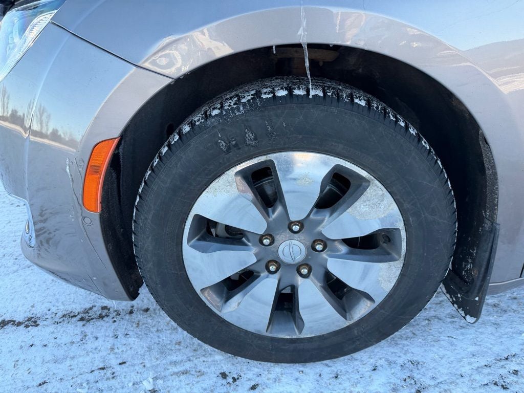 2017 Chrysler Pacifica Hybrid Platinum