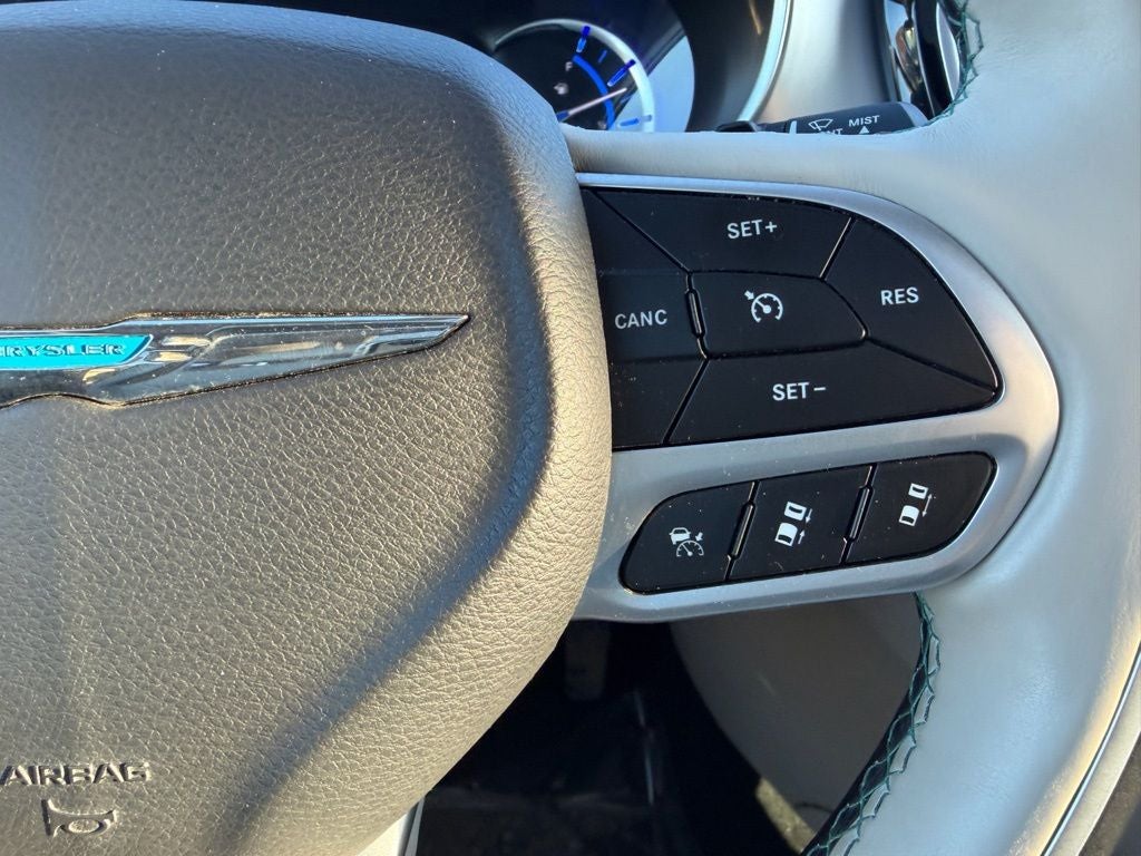 2017 Chrysler Pacifica Hybrid Platinum