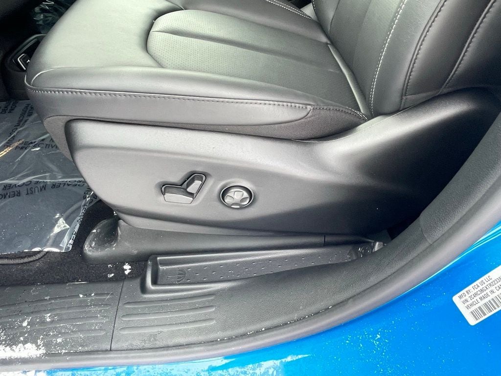 2026 Chrysler Pacifica PACIFICA SELECT AWD