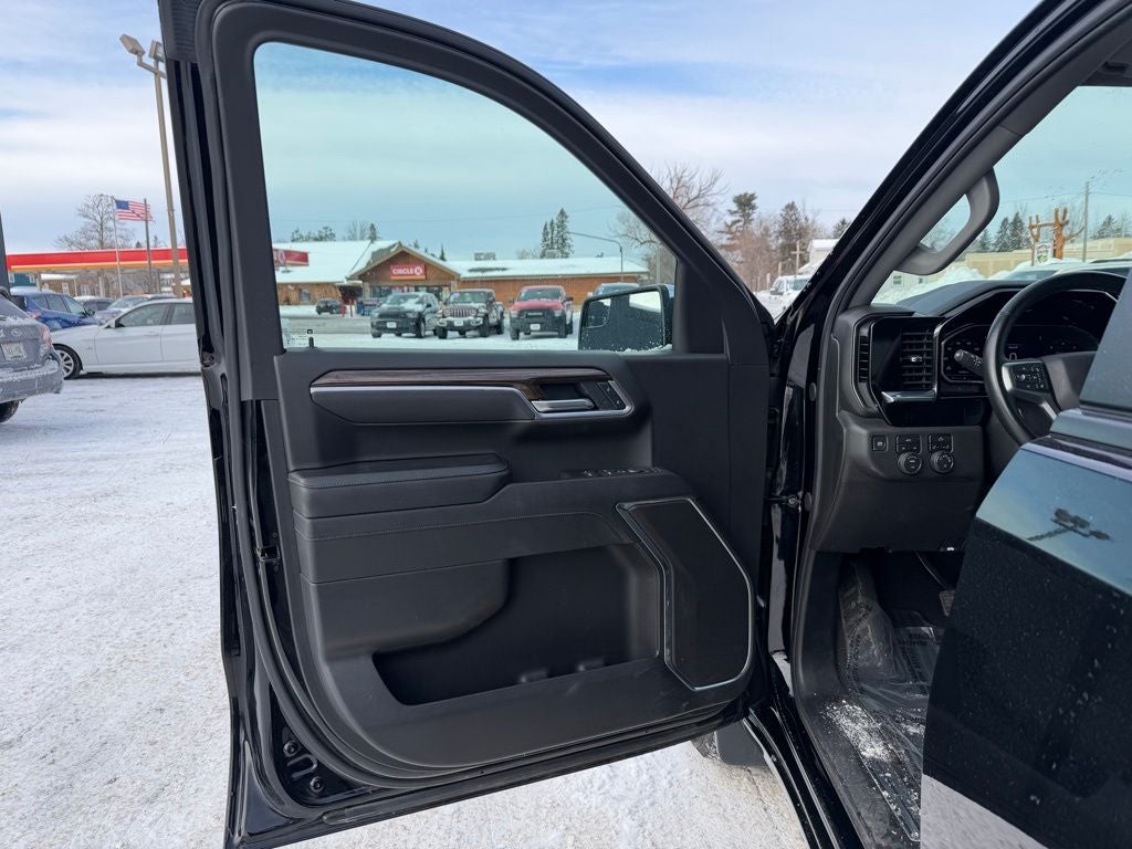 2025 Chevrolet Silverado 1500 4WD Crew Cab Standard Bed LT