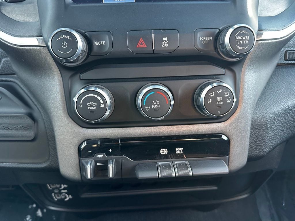 2024 RAM 3500 Big Horn Crew Cab 4x4 8' Box