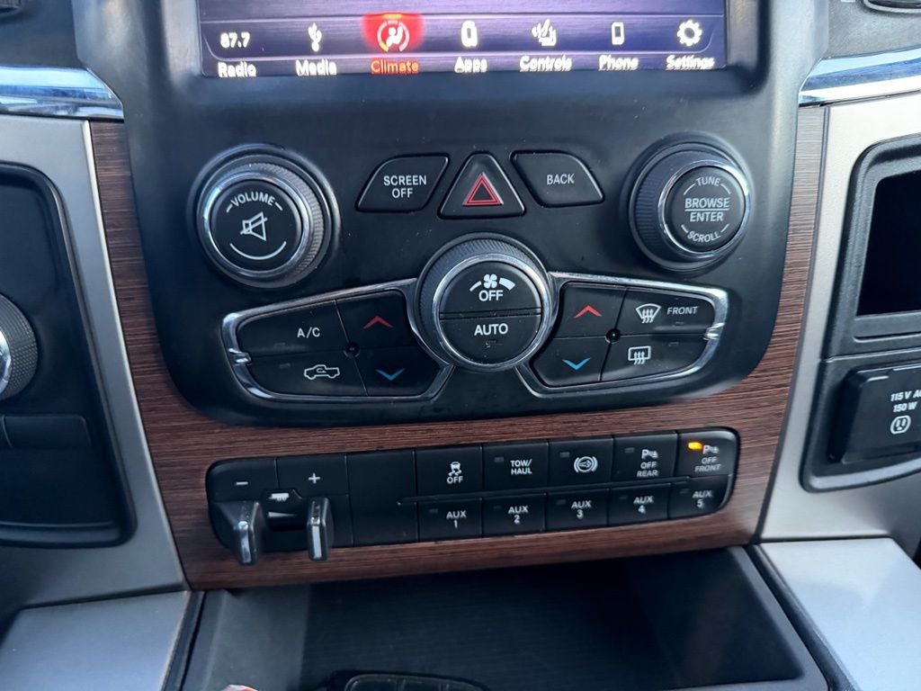 2018 RAM 2500 Laramie Crew Cab 4x4 6'4' Box