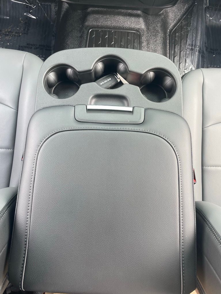 2026 RAM Ram 3500 Chassis Cab RAM 3500 TRADESMAN CREW CAB CHASSIS 4X4 60' CA