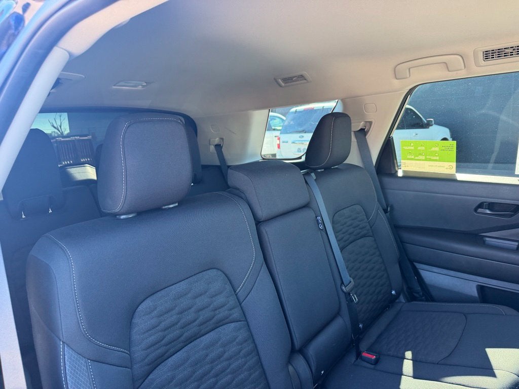 2025 Nissan Pathfinder SV 4WD