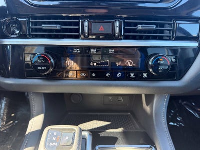 2025 Nissan Pathfinder SV 4WD