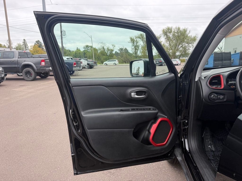 2023 Jeep Renegade Trailhawk