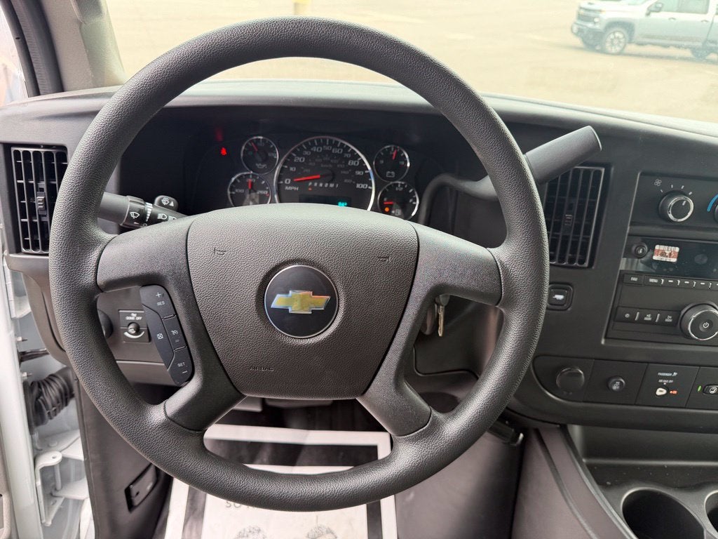 2026 Chevrolet Express Cutaway 3500 1WT