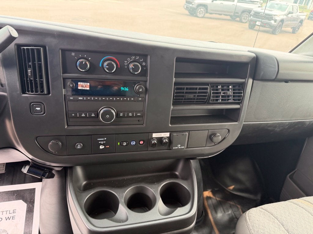 2026 Chevrolet Express Cutaway 3500 1WT