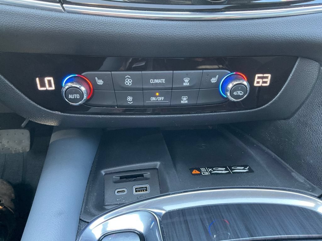 2023 Buick Enclave Essence